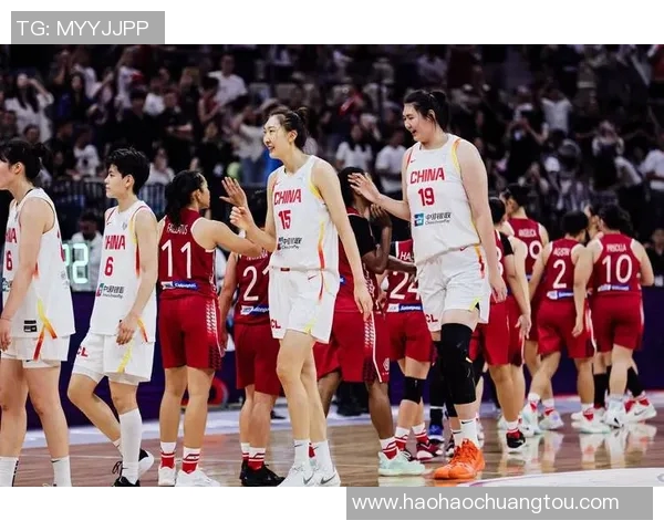 北京女篮与广东女篮激战裁判判罚引发热议赛后分析与球迷反应 北京女篮与广东女篮激战裁判判罚引发热议赛后分析与球迷反应